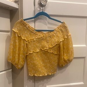 Steve Madden cropped ruched shirt